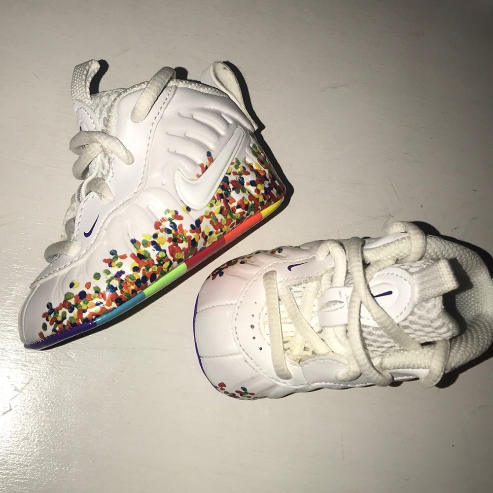 White fruity pebble foams